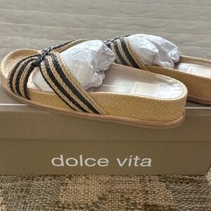 Dolce Vita Selda Sandal NWOT in box!